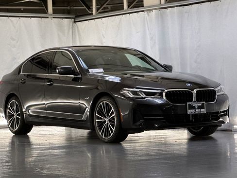 Used 2023 BMW 530e w/ Convenience Package RWD image 6
