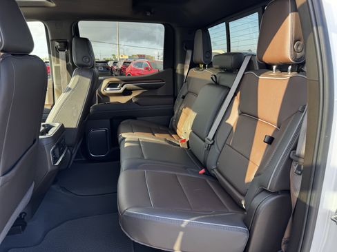 Used 2025 GMC Sierra 1500 Denali AWD/4WD image 30