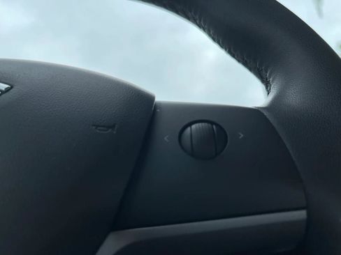 Used 2024 Tesla Model Y Long Range RWD image 21