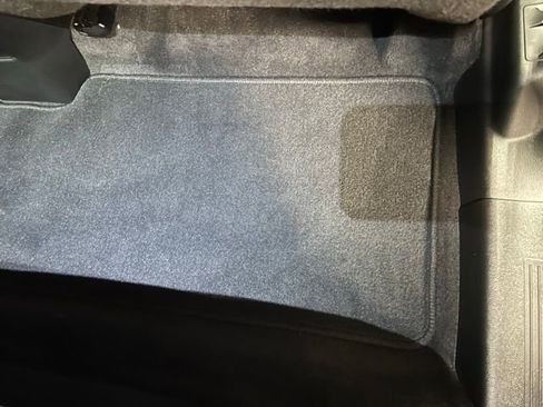 Used 2025 Chevrolet Equinox LT w/ Midnight Edition image 23