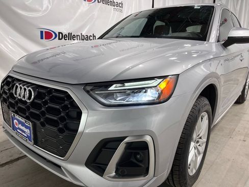 Used 2022 Audi Q5 2.0T Premium w/ Convenience Package AWD/4WD image 3