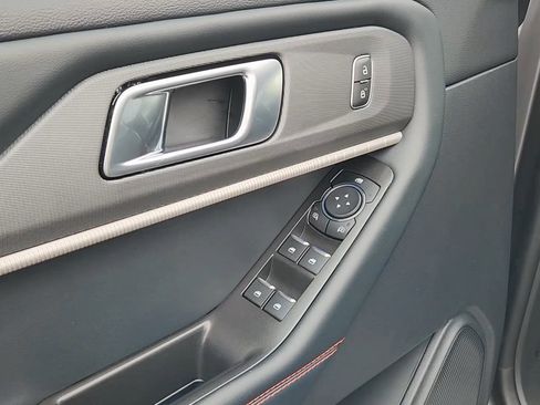 Used 2025 Ford Explorer ST-Line image 7