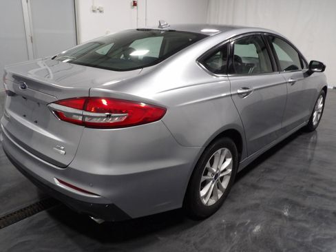 Used 2020 Ford Fusion SE FWD image 4