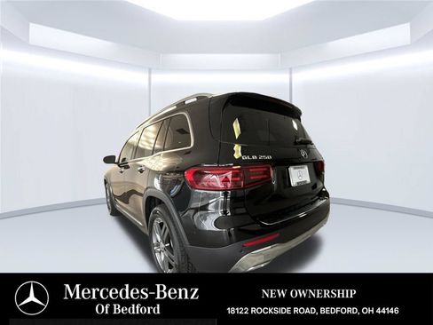 Used 2026 Mercedes-Benz GLB 250 4MATIC image 5