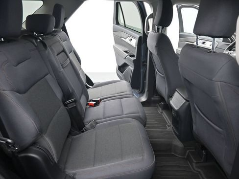 Used 2026 Ford Explorer Active AWD/4WD image 13