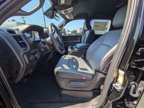 New 2025 RAM 2500 Tradesman image 17