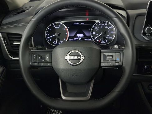 Used 2026 Nissan Rogue SV FWD image 26