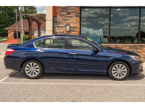 Used 2015 Honda Accord EX image 3