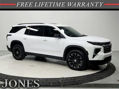 Used 2024 Chevrolet Traverse LT