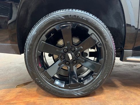 Used 2018 Cadillac Escalade ESV Luxury image 11