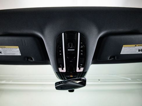 Used 2023 Porsche Cayenne Platinum Edition AWD/4WD image 20
