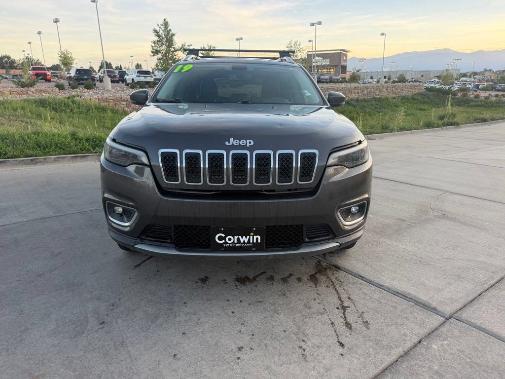 Used 2019 Jeep Cherokee Limited AWD/4WD image 2