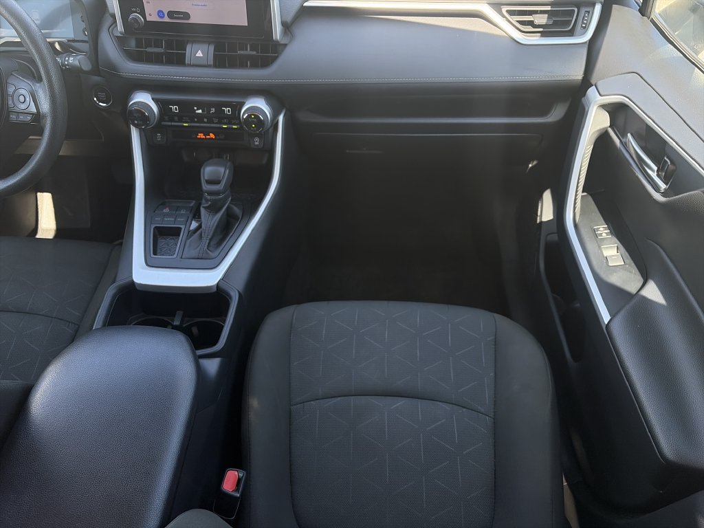 Used 2025 Toyota RAV4 XLE FWD image 15