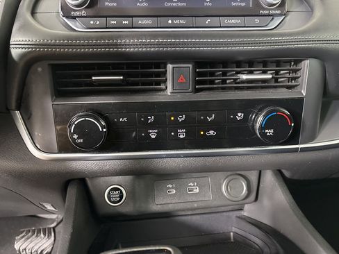 Used 2023 Nissan Rogue S image 16