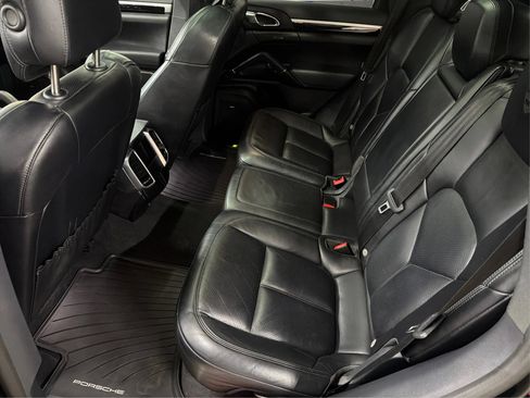 Used 2017 Porsche Cayenne S AWD/4WD image 27