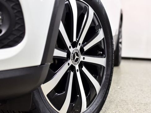 Used 2022 Mercedes-Benz GLB 250 image 9