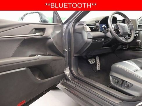 Used 2025 Toyota Camry SE image 10