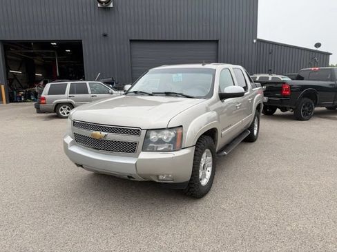 Used 2008 Chevrolet Avalanche LT w/ LT Preferred Equipment Group AWD/4WD image 3