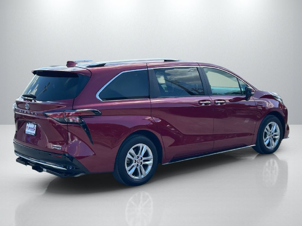 Certified 2023 Toyota Sienna Limited AWD/4WD image 5