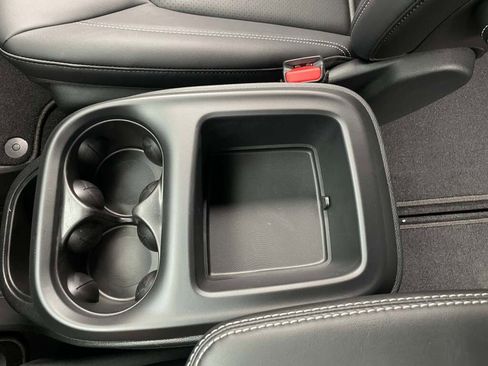 New 2026 Chrysler Pacifica Select image 37