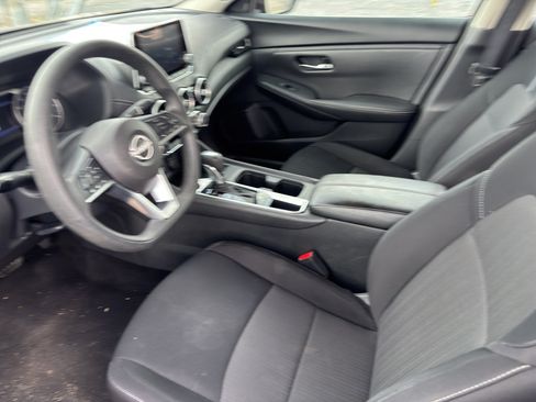 Used 2024 Nissan Sentra SV FWD image 4