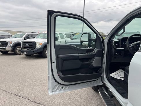 Used 2025 Ford F350 Lariat image 17