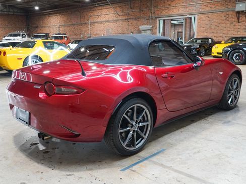 Used 2019 MAZDA MX-5 Miata Grand Touring RWD image 16