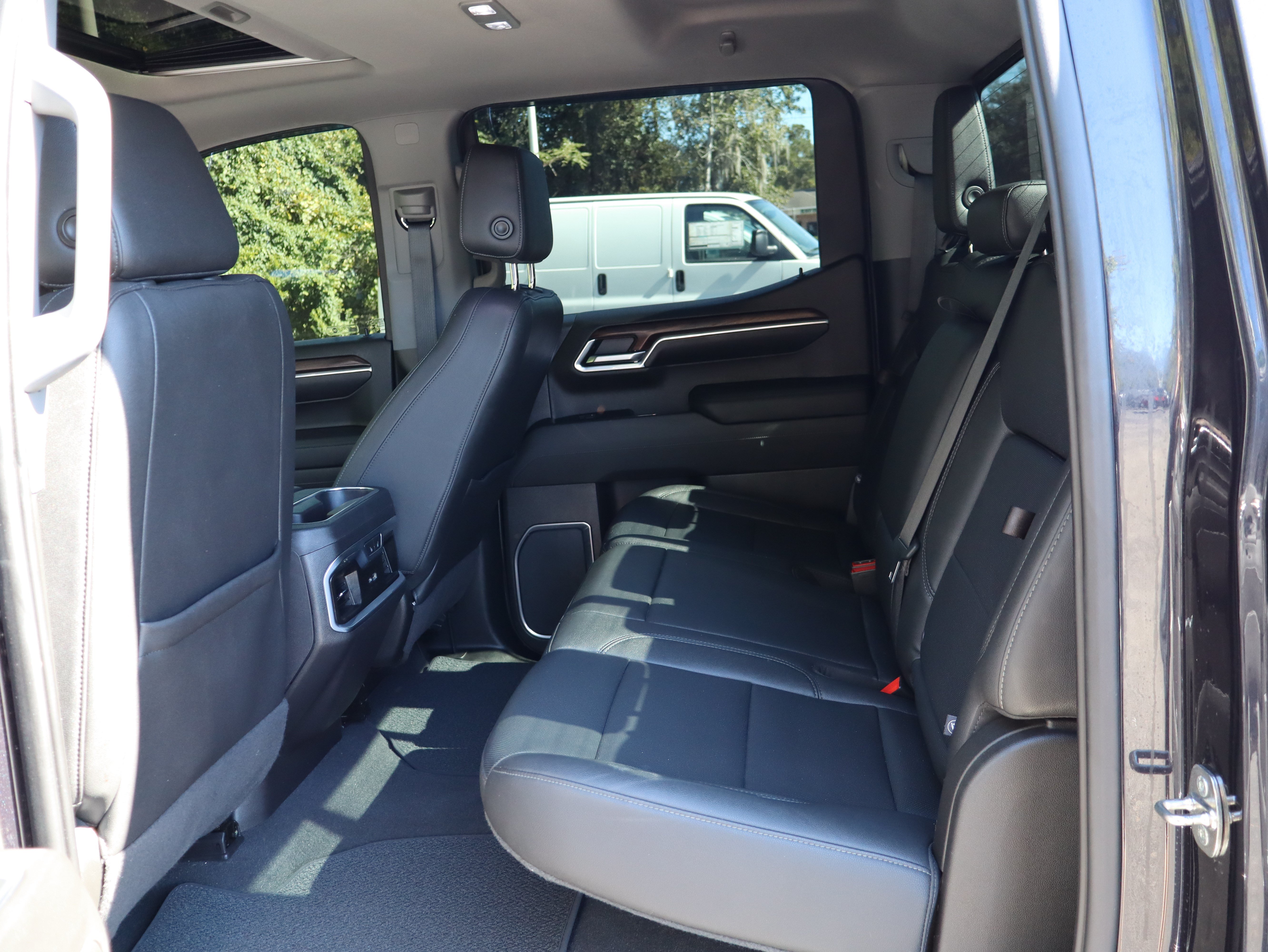 Used 2022 GMC Sierra 1500 SLT w/ SLT Premium Plus Package RWD image 40