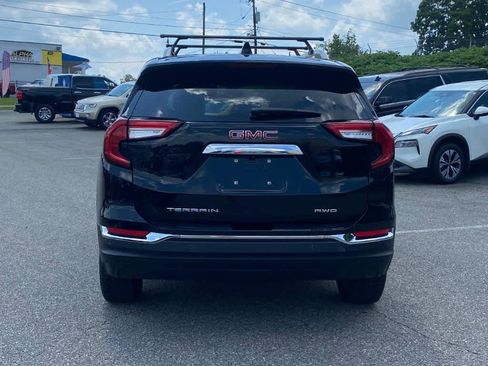 Used 2022 GMC Terrain SLT w/ Infotainment Package II image 4