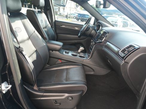 Used 2020 Jeep Grand Cherokee Overland AWD/4WD image 27