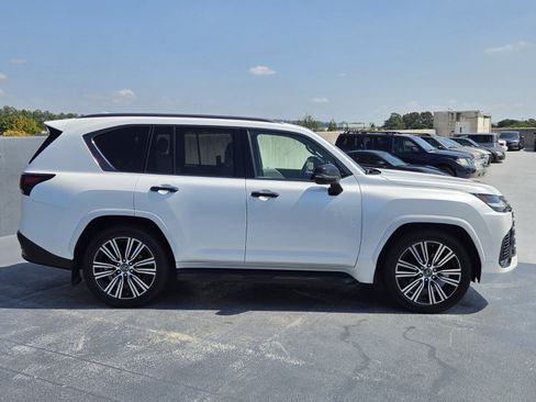 Used 2023 Lexus LX 600 4WD w/ Luxury Package image 6
