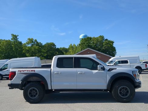 Used 2025 Ford F150 Raptor AWD/4WD image 2