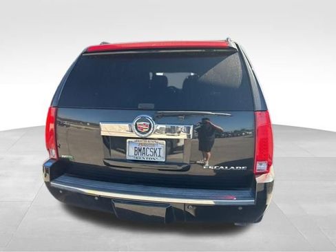 Used 2011 Cadillac Escalade Premium AWD/4WD image 8