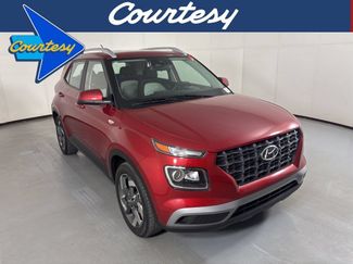 Used 2025 Hyundai Venue SEL FWD video 1