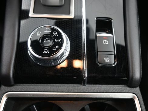Used 2023 Mitsubishi Outlander SE AWD/4WD image 9