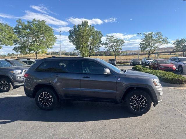 Used 2019 Jeep Grand Cherokee Trailhawk w/ Trailhawk Luxury Group AWD/4WD image 7