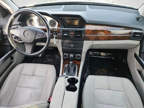 Used 2011 Mercedes-Benz GLK 350 2WD image 16