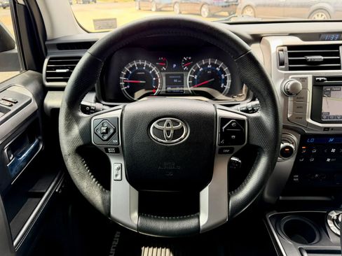 Used 2018 Toyota 4Runner Limited AWD/4WD image 15
