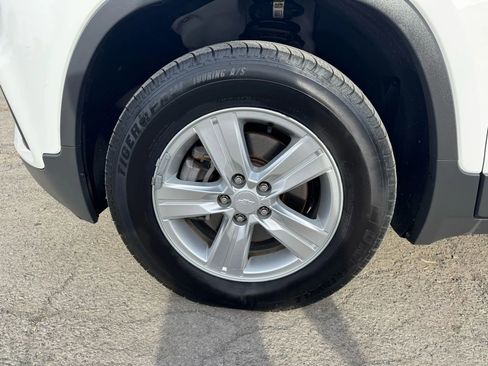 Used 2018 Chevrolet Trax LT w/ LT Convenience Package image 24