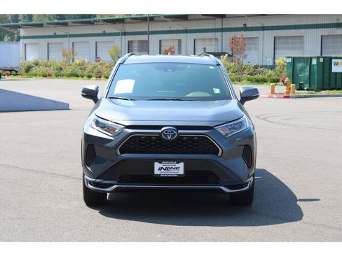 Used 2021 Toyota RAV4 SE w/ Weather & Moonroof Package AWD/4WD image 5