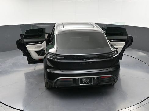 Certified 2025 Porsche Macan 4S Electric image 34