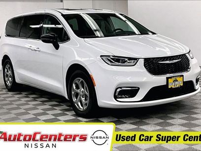 Used 2024 Chrysler Pacifica Limited