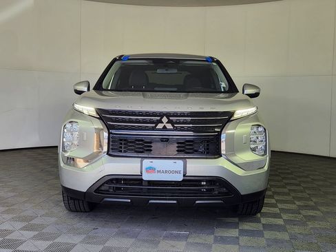 Used 2022 Mitsubishi Outlander ES AWD/4WD image 2