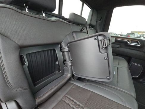 Used 2024 Chevrolet Silverado 3500 High Country w/ High Country Premium Package image 17