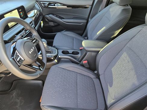 New 2026 Kia Seltos S image 9
