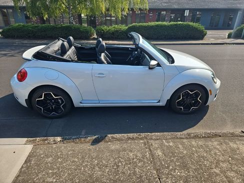 Used 2014 Volkswagen Beetle TDI FWD image 6