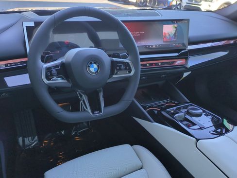 Used 2027 BMW 530i w/ M Sport Package RWD image 29