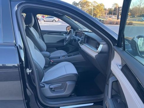 New 2026 Volkswagen Tiguan SE R-Line image 29