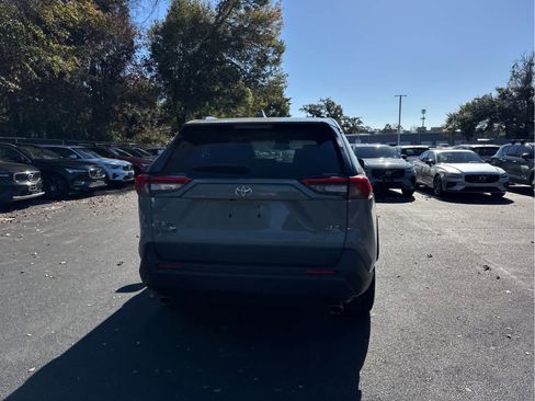 Used 2021 Toyota RAV4 XLE image 17