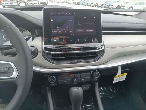 New 2026 Jeep Compass Limited image 17